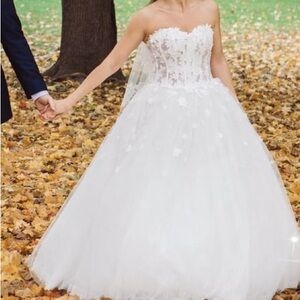 Elegant White Strapless Wedding Ball Gown Dress